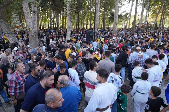 همایش بزرگ پیاده روی خانوادگی شهرستان مهاباد برگزار شد