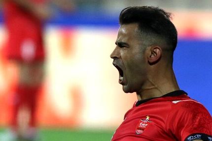 مهاجم جنجالی پرسپولیس به استقلال پیوست