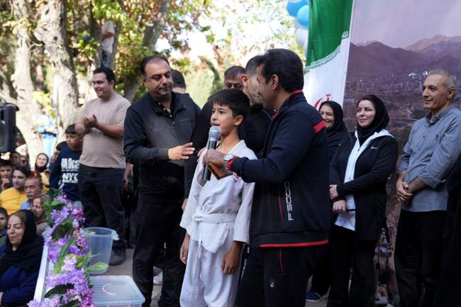 همایش بزرگ پیاده روی خانوادگی شهرستان مهاباد برگزار شد