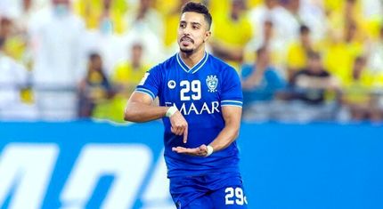 کاپیتان الهلال به بازی با سپاهان می‌رسد