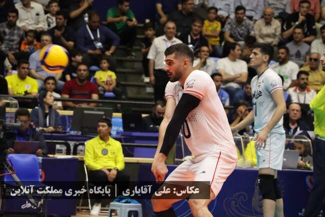 جام ۲۲: دیدار تیم‌های والیبال ایران و هنگ‌کنگ در سالن پر از تماشاگر �