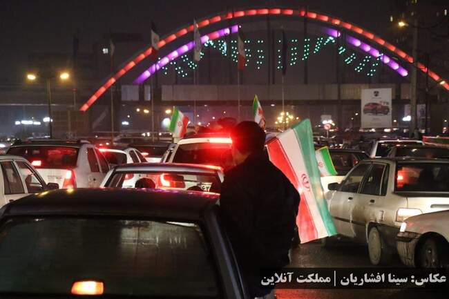 شادی هموطنان بعد از صعود زودهنگام تیم ملی ایران به جام جهانی ۲۰۲۲