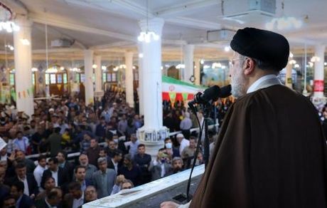 دولتمردان تمام توان خود را در جهت رفع مشکلات و پیشرفت کشور به کار می‌گیرند