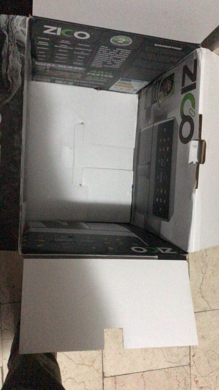 تیپاکس مسئولیت ناپذیر / تحویل کالای قاچاق بصورت شکسته و با دریافت هزی