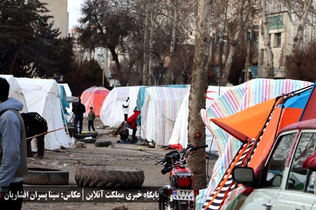 ادامه روزهای اسکان زلزله‌زدگان خوی در چادر