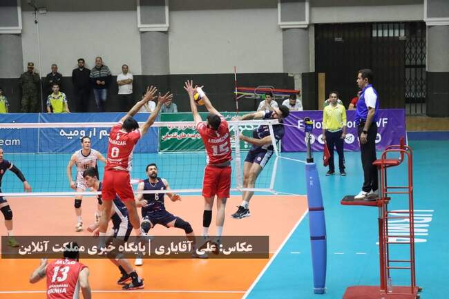 هیجان سکوهای دورنالاریوواسی در لیگ برتر والیبال: ارومیه همچنان در صد