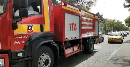یک هتل آپارتمان ۵ طبقه در مشهد آتش گرفت