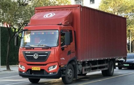 معرفی کامیون جدید شرکت سایپادیزل بدون تخت خواب راننده