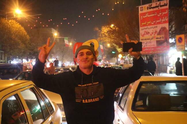 جشن و شادی ایرانیان در پی پیروزی تیم ملی در برابر ولز در جام جهانی قطر