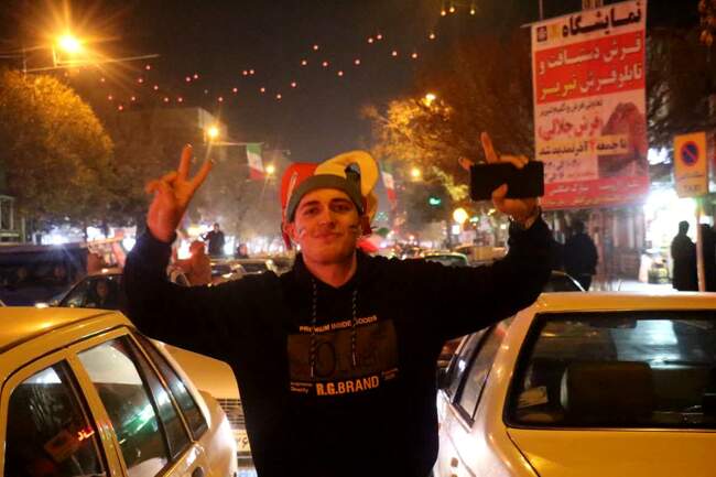 جشن و شادی ایرانیان در پی پیروزی تیم ملی در برابر ولز در جام جهانی قطر
