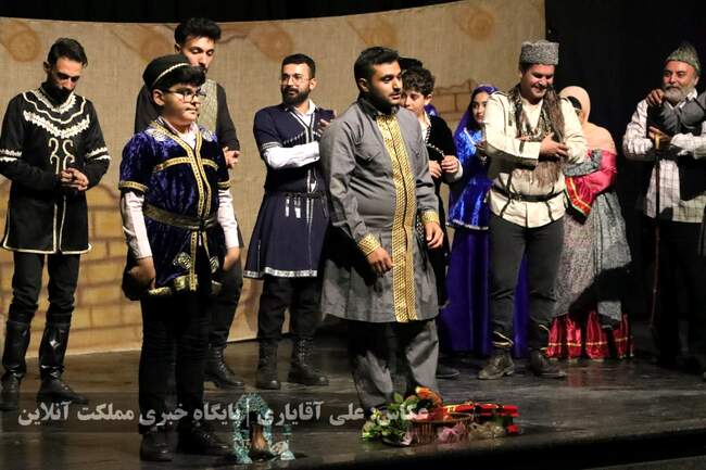 نمایش طنز ترکی «قره پاپاق لوطوسو»