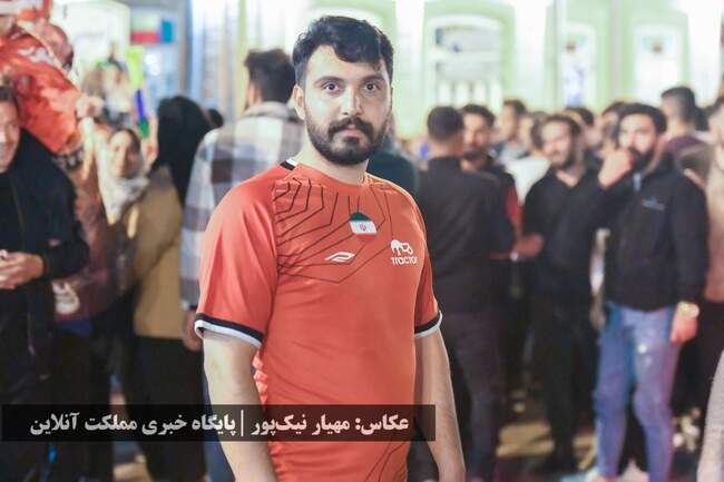 ارومیه‌ای‌ها برای قهرمانی تراکتور به جشن و پای‌کوبی پرداختند | تصا�