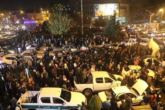 جشن و شادی ایرانیان در پی پیروزی تیم ملی در برابر ولز در جام جهانی قطر
