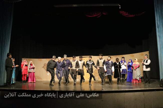 نمایش طنز ترکی «قره پاپاق لوطوسو»