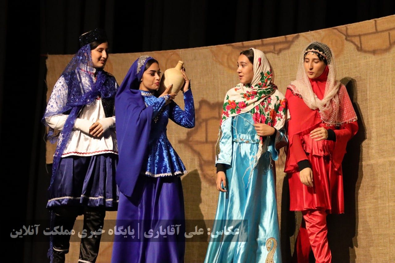 نمایش طنز ترکی «قره پاپاق لوطوسو»