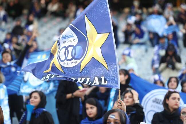 بازی استقلال تهران و مس کرمان با حضور بانوان از نگاه لنز دوربین
