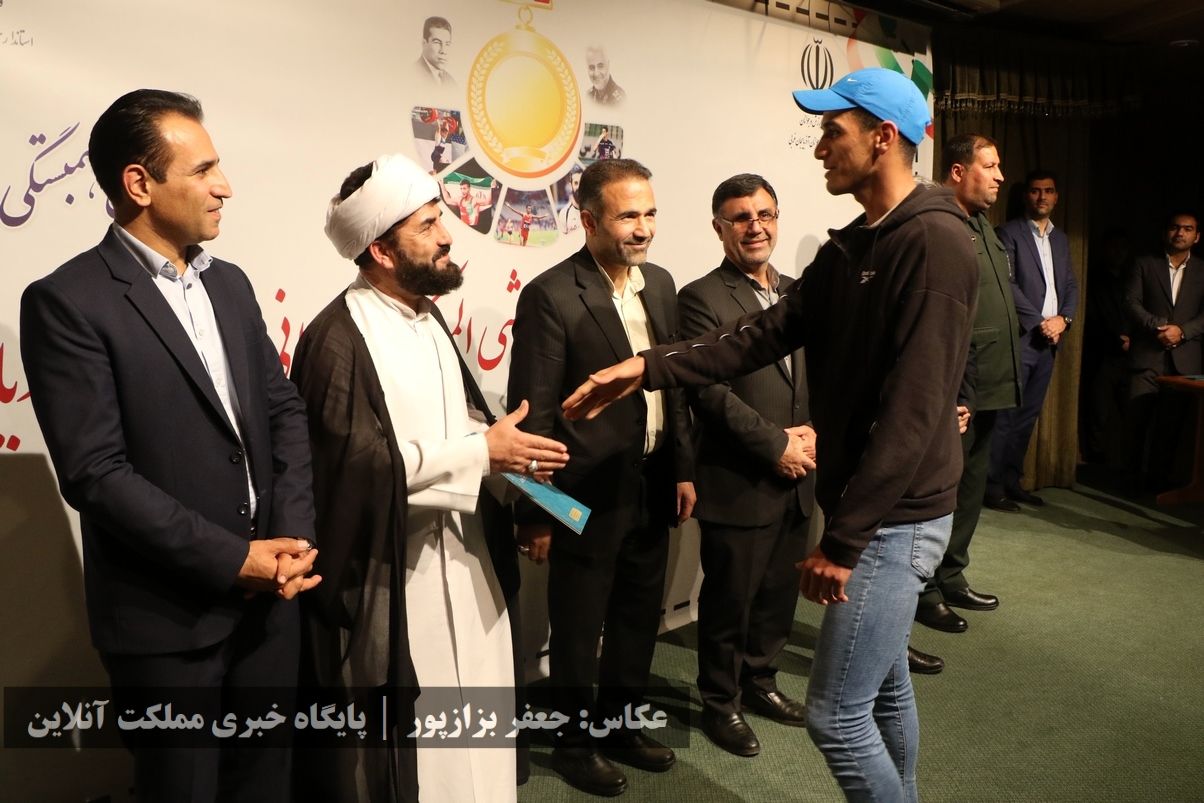 آیین تجلیل از قهرمانان و مدال‌آوران ورزش استان آذربایجان‌غربی / تصاویر