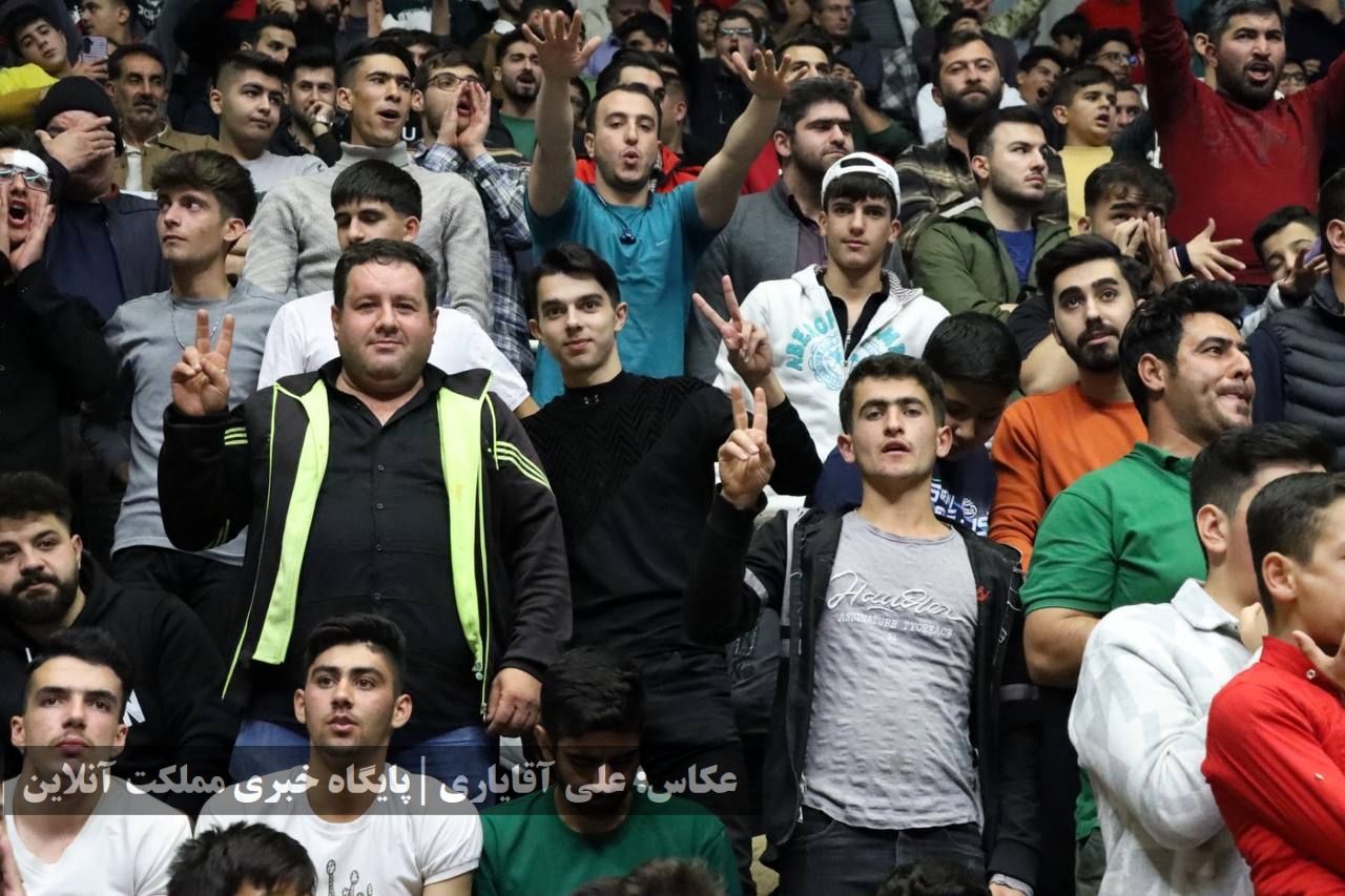 پایان نیم فصل نخست لیگ برتر والیبال با شکست صدرنشین | تصاویر