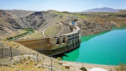 بیش از نیمی از سدهای کشور خالی هستند