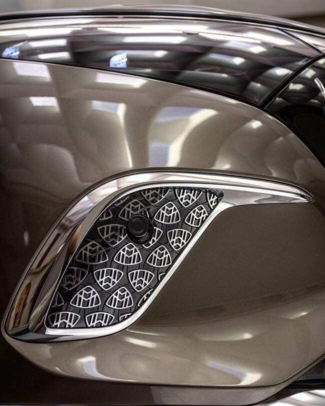 مرسدس بنز لوکس EQS SUV Maybach معرفی شد