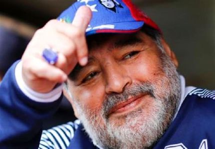 مارادونا از استعفایش منصرف شد و سرمربی «خیمناسیا» ماند!