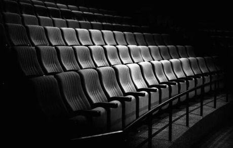 تئاترها دو روز تعطیل شدند