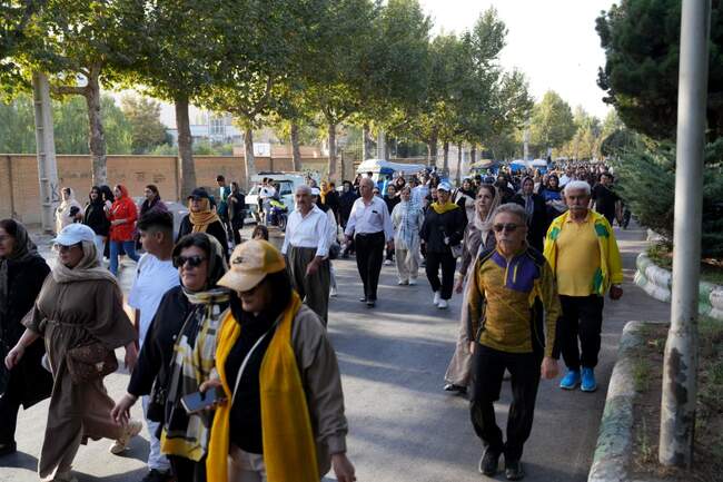 همایش بزرگ پیاده روی خانوادگی شهرستان مهاباد برگزار شد