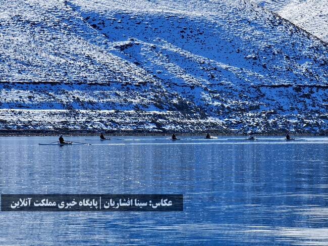 تلاش گرم پاروزنان تیم ملی روئینگ بانوان در سرمای ارومیه + تصاویر