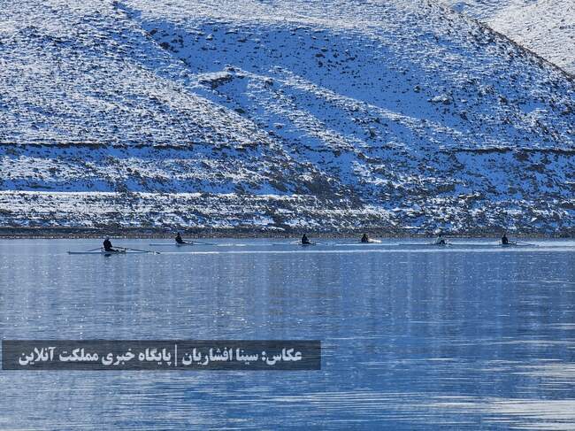 تلاش گرم پاروزنان تیم ملی روئینگ بانوان در سرمای ارومیه + تصاویر