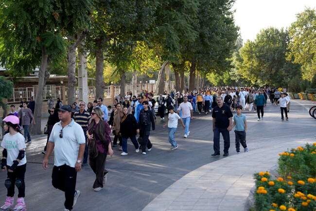 همایش بزرگ پیاده روی خانوادگی شهرستان مهاباد برگزار شد