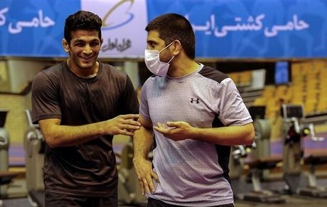 انتقادات تند پدر حسن یزدانی علیه علیرضا دبیر رئیس فدراسیون کشتی