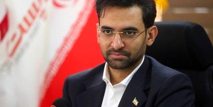آذری جهرمی: ظرفیت تولید موبایل متناسب با نیاز مردم نیست
