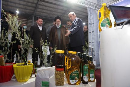 بازدید رئیسی از کارخانه‌های احیا شده و اولین نمایشگاه احیاگران واحدهای اقتصادی در یزد