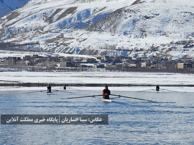 تلاش گرم پاروزنان تیم ملی روئینگ بانوان در سرمای ارومیه + تصاویر