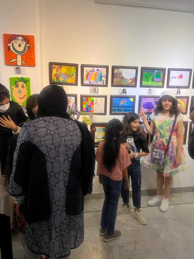 فردا آخرین روز نمایشگاه گروهی نقاشی پرواز با رنگها