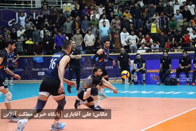 پایان نیم فصل نخست لیگ برتر والیبال با شکست صدرنشین | تصاویر