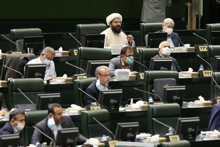 نامه نمایندگان مجلس به رئیس جمهور در تاکید بر ابقای معاونت پارلمانی وزارتخانه‌ها 
