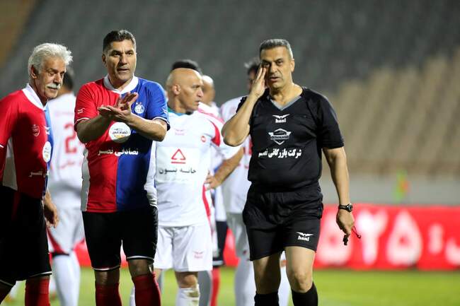 اولین بازی در ورزشگاه آزادی نونوار شده با دیدار دوستانه منتخب ۹۸ و سر