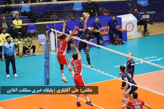 هیجان سکوهای دورنالاریوواسی در لیگ برتر والیبال: ارومیه همچنان در صد