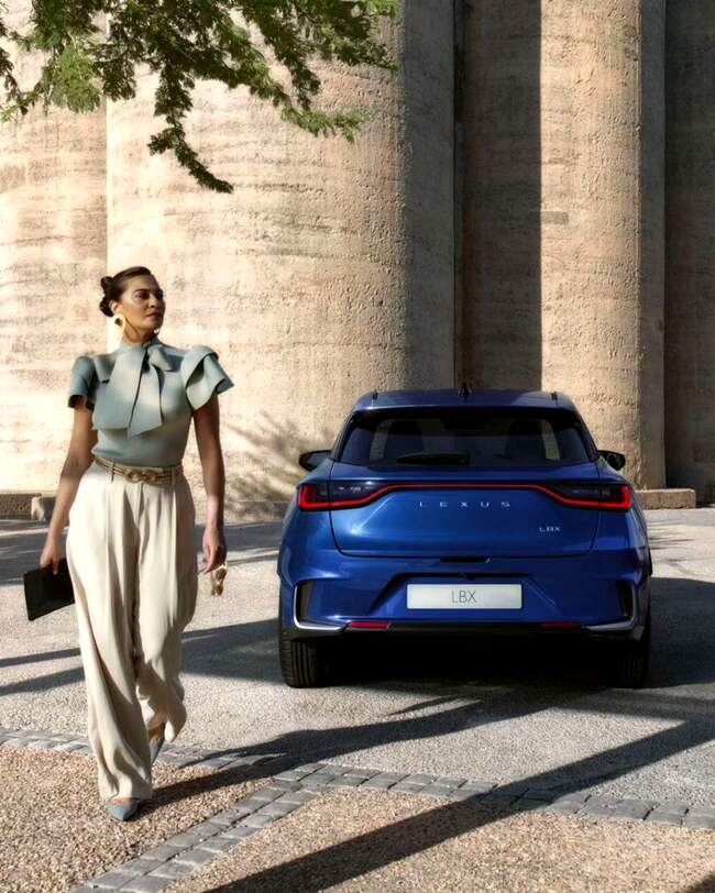 لکسوس LBX معرفی شد