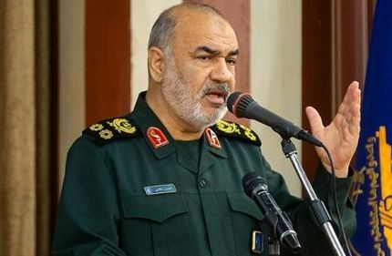 سرلشکر سلامی: فرماندهان خاطرات‌شان را به کتاب تبدیل کنند