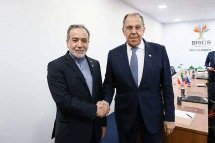 عراقچی با همتای روسی دیدار و رایزنی کرد