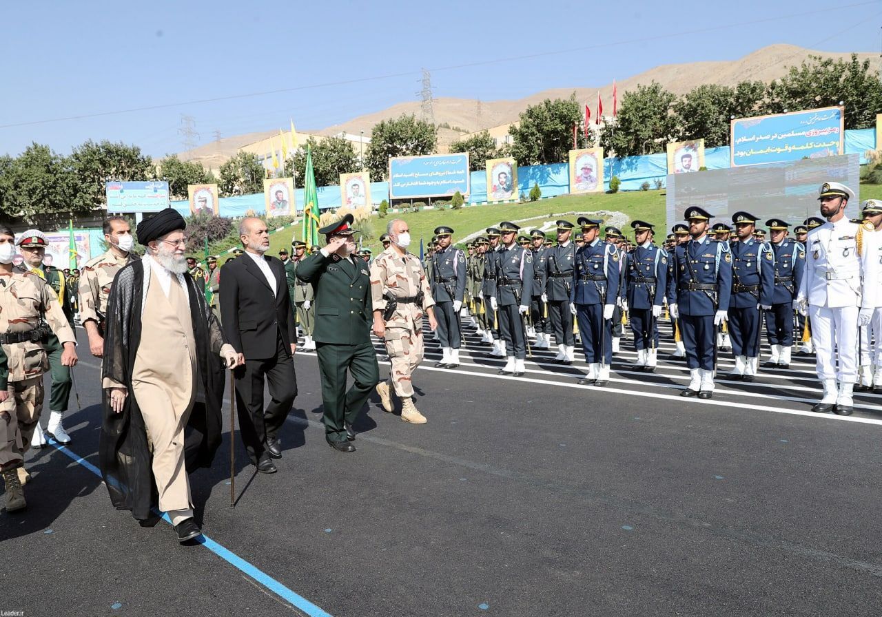 مراسم مشترک دانش‌آموختگی دانشجویان دانشگاههای نیروهای مسلح با حضور مقام معظم رهبری / تصاویر