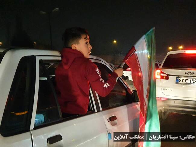 شادی هموطنان بعد از صعود زودهنگام تیم ملی ایران به جام جهانی ۲۰۲۲