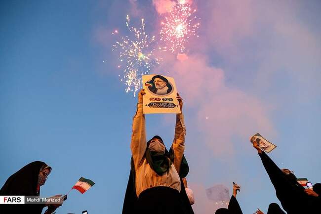 جشن پیروزی طرفداران سیدابراهیم رئیسی در قم، تهران و مشهد
