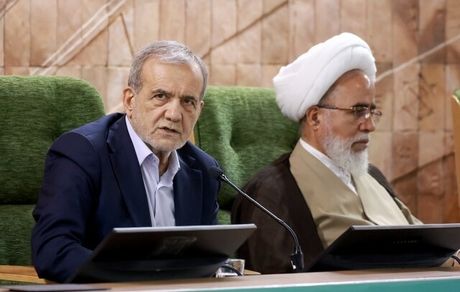 رئیس جمهور: به دنبال جذب سرمایه‌گذار خارجی هستیم / ملاک ارزیابی ما، رضایت مردم است