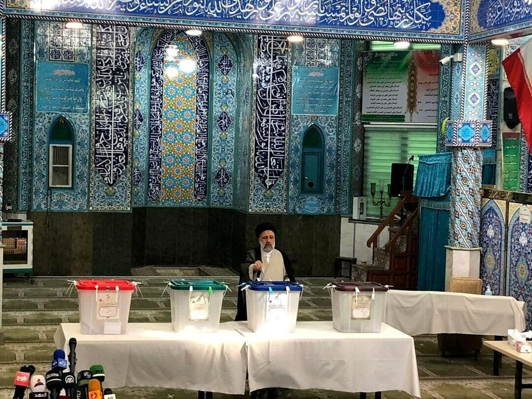 تصاویری از حضور پرشور در صف‌های رای‌گیری انتخابات ۱۴۰۰ / بخش اول