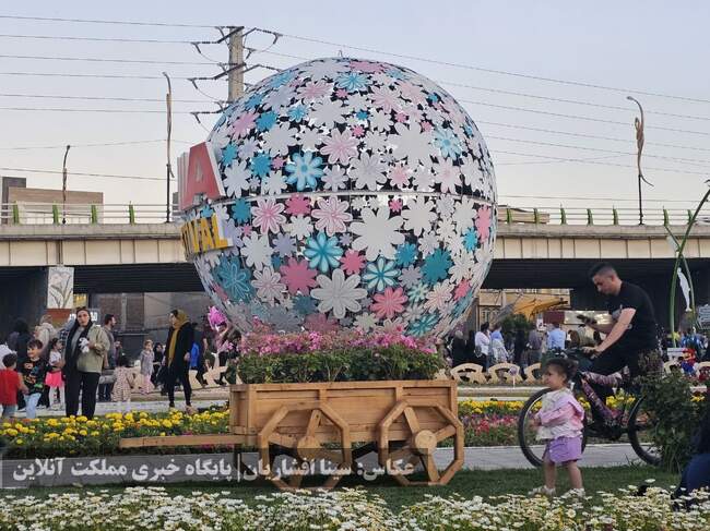 دوازدهمین جشنواره گل‌های ارومیه آغاز شد + تصاویر