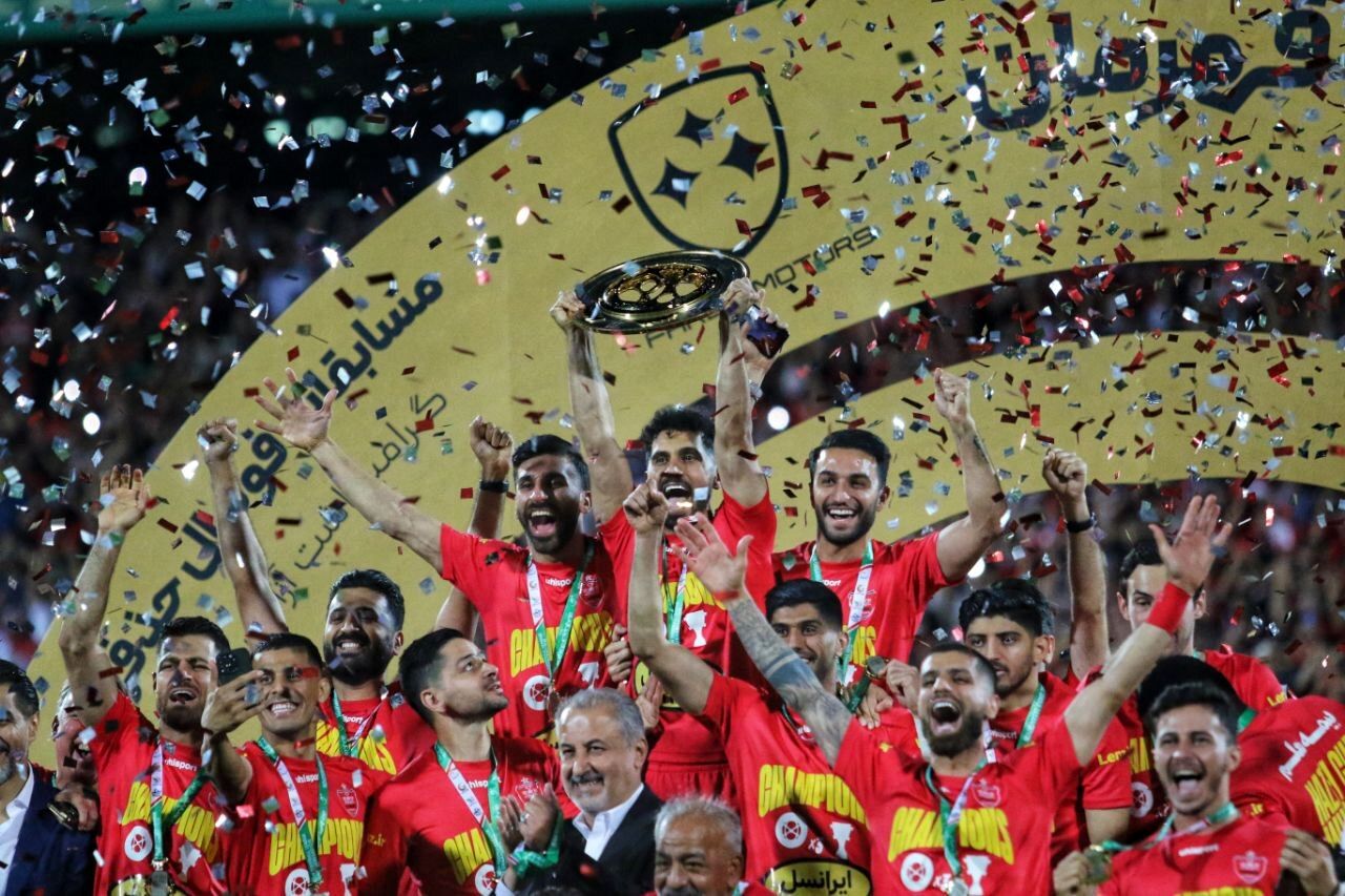 دربی ۱۰۱ و اهدای جام قهرمانی جام حذفی از دید لنزها