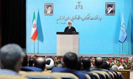 همه مسئولان برای حل مشکلات کشور و خوزستان تلاش می‌کنند